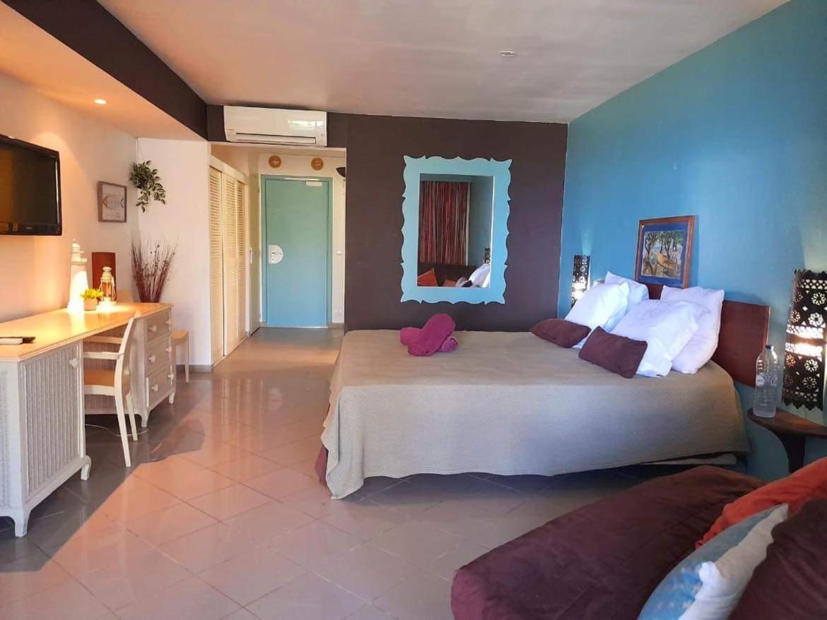 Ilet Bleu Studio Cosy Rdc Vue Mer Et Jardin - Acces Direct Plage เลอโกซิเยร์ ภายนอก รูปภาพ